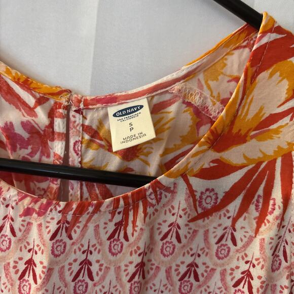 Old Navy Womens Multicolor Floral Round Neck Sleeveless Blouse Top Size SP - Picture 2 of 7